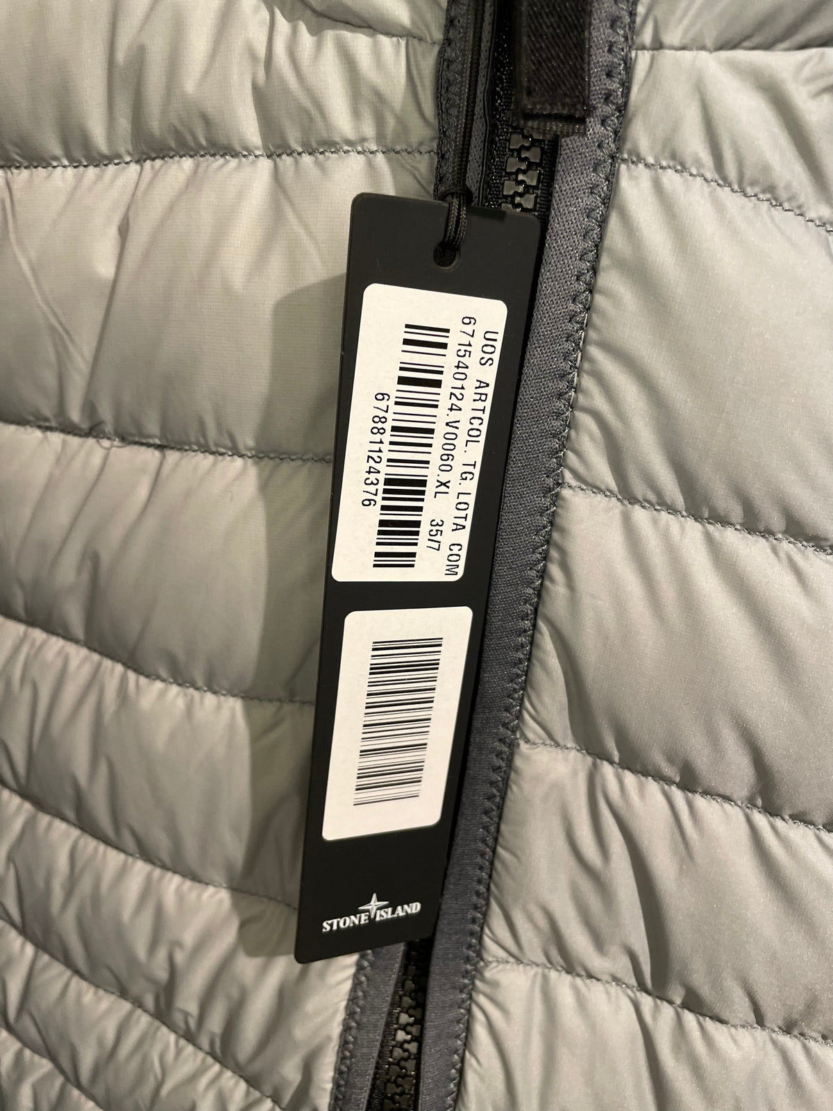 Stone Island garment-dyed hooded down jacket in grey - additional product photo 3